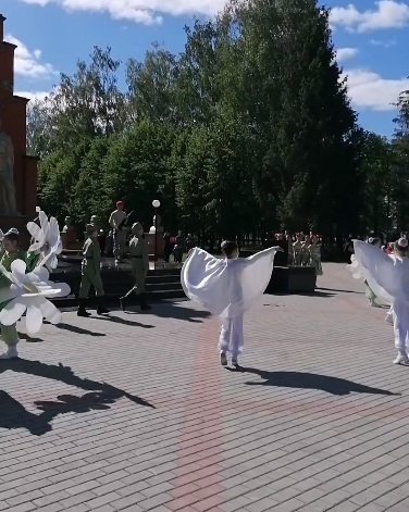 Җиңү көненә багышланган тантаналы митингтан туры эфир