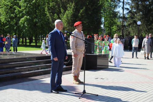 Җиңү бәйрәме венок салудан башланды(+фоторепортаж)