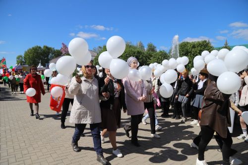 Мөслим урамнарыннан демонстрациядә катнашучылар узды(+фоторепортаж)