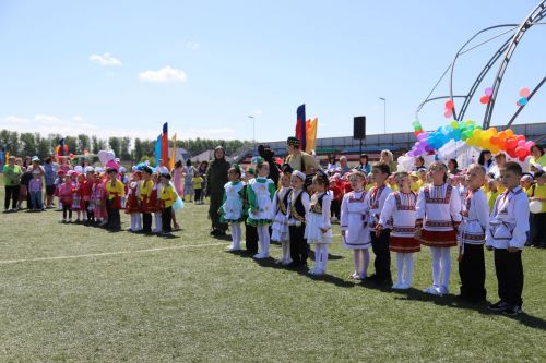 Балаларны яклау көне (фоторепортаж)