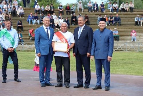 Сабантуйда кыр батырлары хөрмәтләнде (+фоторепортаж)