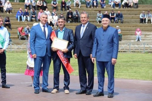 Сабантуйда кыр батырлары хөрмәтләнде (+фоторепортаж)
