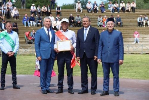 Сабантуйда кыр батырлары хөрмәтләнде (+фоторепортаж)
