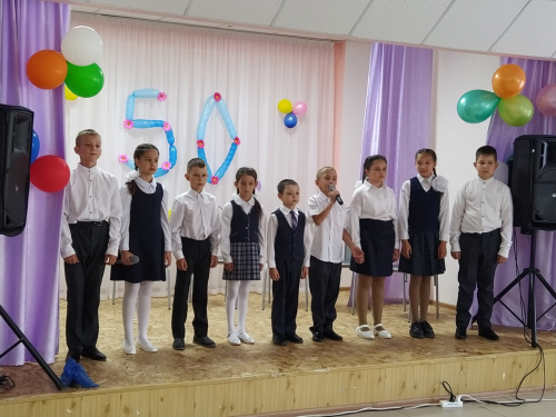 Мәктәп төзелүгә 50 ел уңаеннан бәйрәм (+фото һәм видеорепортаж)