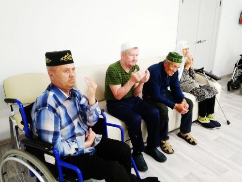 Картлар һәм инвалидлар интернат-йортында очрашу