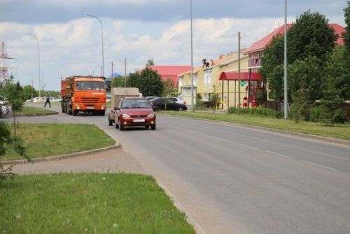 Автомобильнең алгы пыяласына гаджетлар элүне тыю турындагы карар үз көченә керде