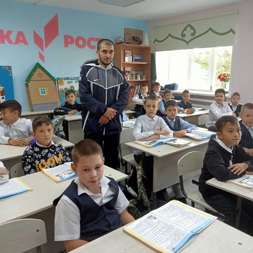 Балалар белән очрашуда