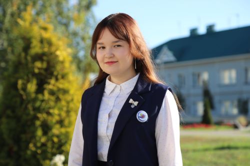 Ел укучысы Алина