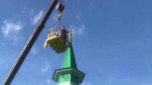 Атлас авылы мәчетенә манара утыртылды (фоторепортаж)