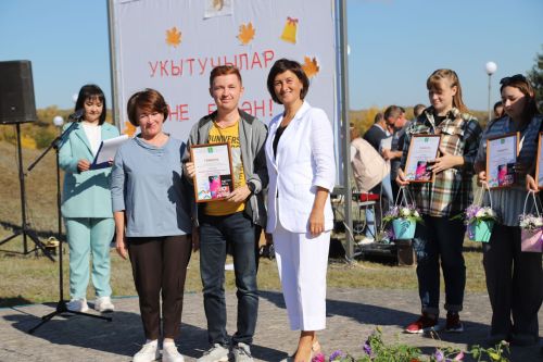 Укытучылар һәм өлкәннәр бәйрәме үткәрелде (+фоторепортаж)