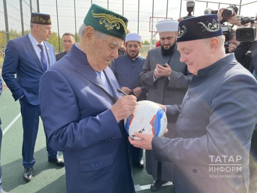 Минтимер Шәймиев Болгар ислам академиясендә спорт мәйданчыгын ачты