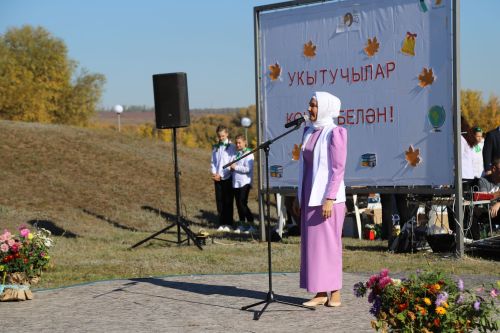 Мөгаллимнәр бәйрәм итте (+фоторепортаж)