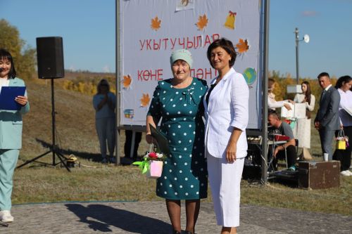 Мөгаллимнәр бәйрәм итте (+фоторепортаж)