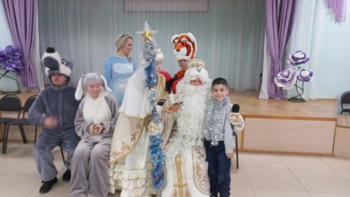 Балалар янәдән бәйрәмдә