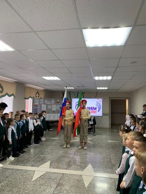 Г.Тукай исемендәге Мөслим урта мәктәбендә 1 сыйныф укучыларын «Россия бөркетләре» сафына кабул итү тантанасы узды.