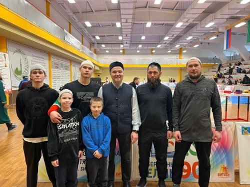 Татарча көрәш һәм кул көрәше буенча турнир үтте