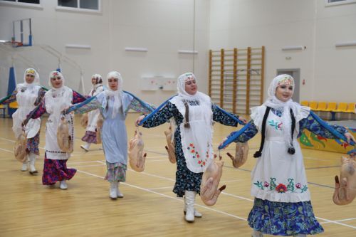 Баланлы авылында яшәүче Саҗидә Сибгатуллина каз каклау рецепты белән уртаклаша