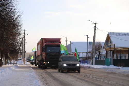 Бүген райондашларыбыз махсус хәрби операция зонасына гуманитар ярдәм илтеп кайткан егетләребезне каршы алды