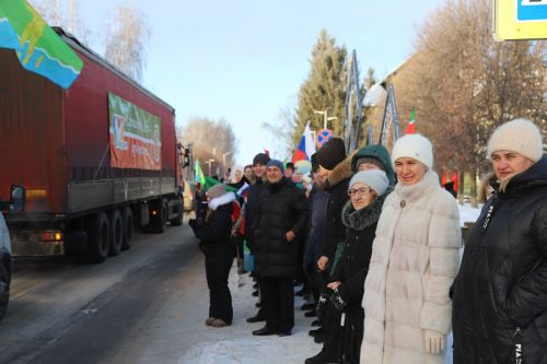 Бүген райондашларыбыз махсус хәрби операция зонасына гуманитар ярдәм илтеп кайткан егетләребезне каршы алды