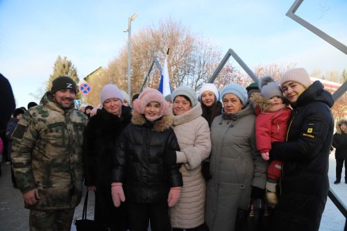 Бүген райондашларыбыз махсус хәрби операция зонасына гуманитар ярдәм илтеп кайткан егетләребезне каршы алды