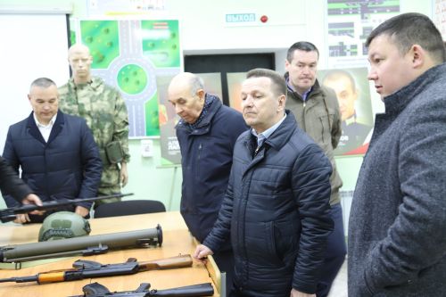 ДОСААФ та күргәзмә эшли