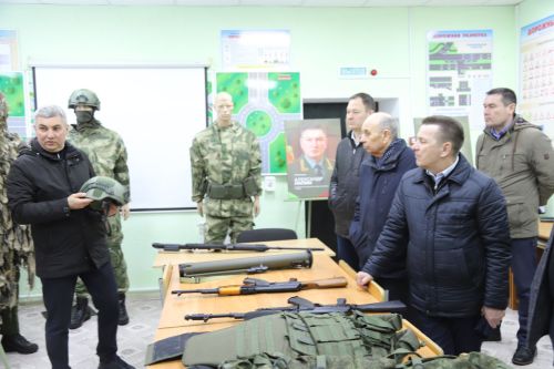 ДОСААФ та күргәзмә эшли
