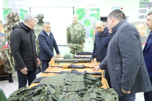 ДОСААФ та күргәзмә эшли