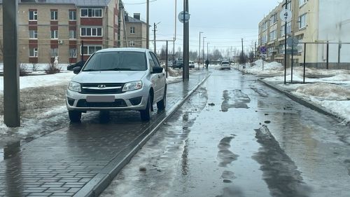 Тиеш булмаган урыннарда машина кую тыела