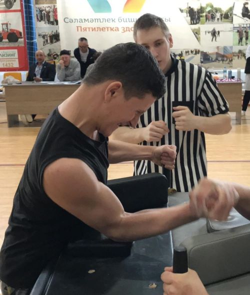 Алдынгылар хәрәкәте кубогына армрестлинг ярышлары
