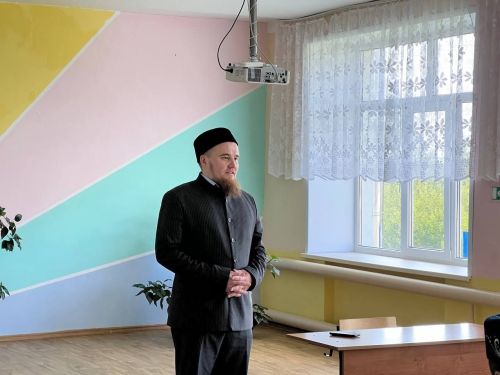 Мәктәпләрдә  имам- мөхтәсиб белән очрашулар үтте