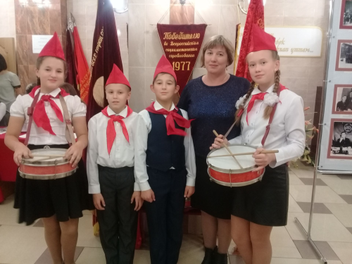 Кызыл галстукларны сагынып