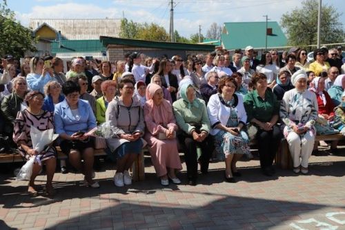 Соңгы кыңгырау бәйрәме (фоторепортаж)