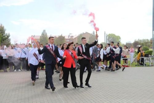 Соңгы кыңгырау бәйрәме (фоторепортаж)