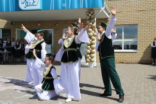 Соңгы кыңгырау бәйрәме (фоторепортаж)