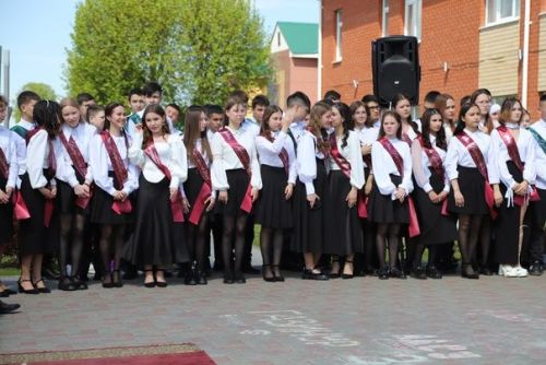 Соңгы кыңгырау бәйрәме (фоторепортаж)