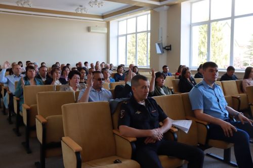 Район Советы сессиясе узды