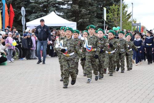 Мөслим урамнары буйлап демонстрантлар колоннасы үтте (+фоторепортаж)
