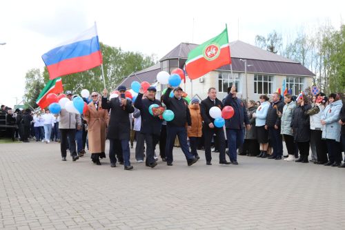 Мөслим урамнары буйлап демонстрантлар колоннасы үтте (+фоторепортаж)