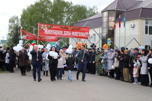 Мөслим урамнары буйлап демонстрантлар колоннасы үтте (+фоторепортаж)