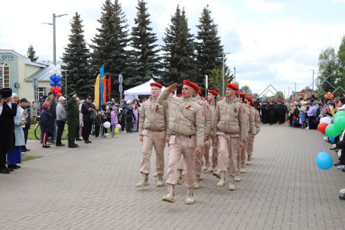 Мөслим урамнары буйлап демонстрантлар колоннасы үтте (+фоторепортаж)