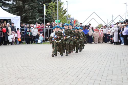 Мөслим урамнары буйлап демонстрантлар колоннасы үтте (+фоторепортаж)
