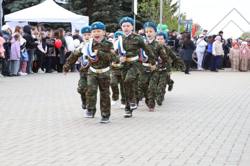 Мөслим урамнары буйлап демонстрантлар колоннасы үтте (+фоторепортаж)