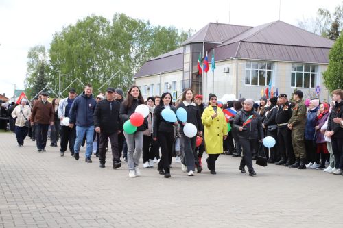 Мөслим урамнары буйлап демонстрантлар колоннасы үтте (+фоторепортаж)