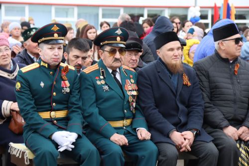 Мөслим урамнары буйлап демонстрантлар колоннасы үтте (+фоторепортаж)