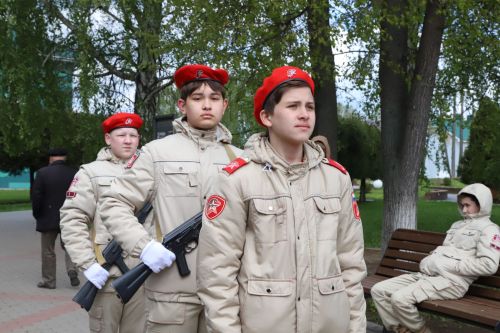 Мөслим урамнары буйлап демонстрантлар колоннасы үтте (+фоторепортаж)