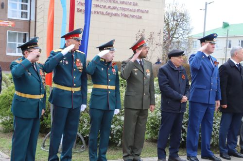 Мөслим урамнары буйлап демонстрантлар колоннасы үтте (+фоторепортаж)