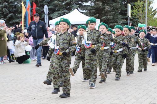 Мөслим урамнары буйлап демонстрантлар колоннасы үтте (+фоторепортаж)