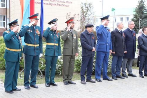 Мөслим урамнары буйлап демонстрантлар колоннасы үтте (+фоторепортаж)