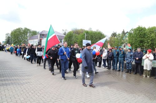 Мөслим урамнары буйлап демонстрантлар колоннасы үтте (+фоторепортаж)