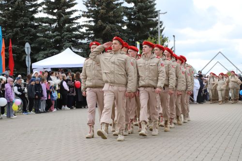 Мөслим урамнары буйлап демонстрантлар колоннасы үтте (+фоторепортаж)
